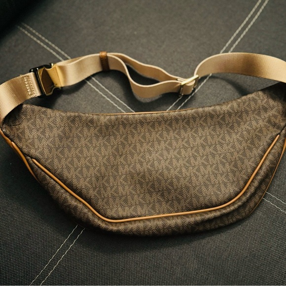 MK waist bag - Picture 7 of 7